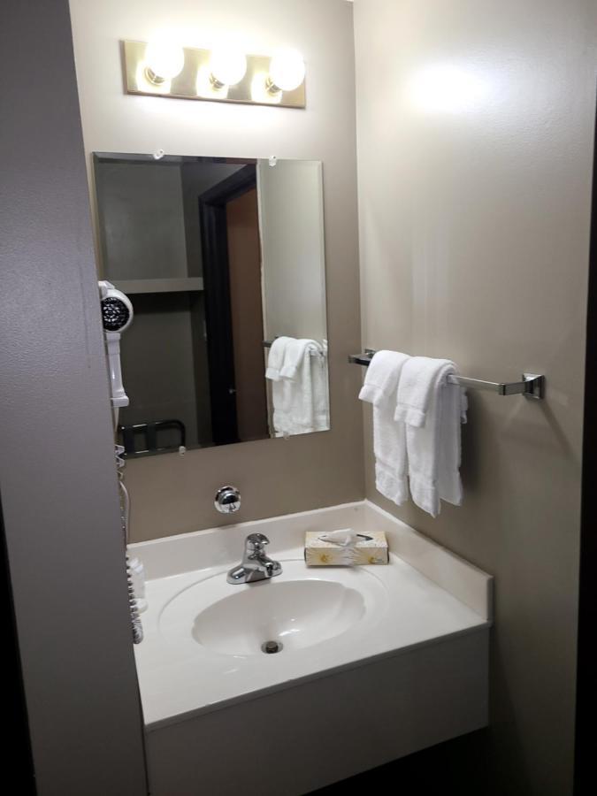 Canad Inns Destination Centre Portage la Prairie Extérieur photo